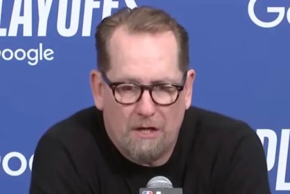 纳斯：恩比德在进行个人场上训练，他本人非常努力地想回归